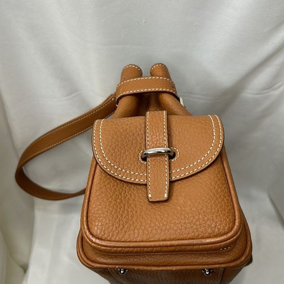 Dooney and Bourke leather satchel - Picture 5 of 7